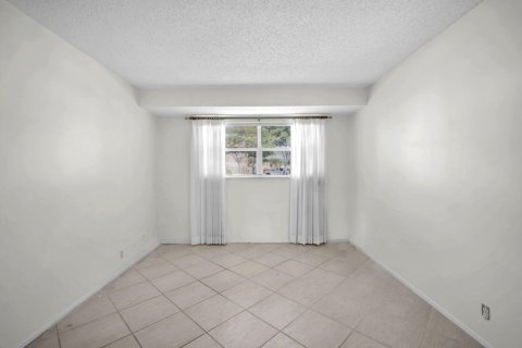 Condo in West Palm Beach, Florida, 1 bedroom  № 1146538 - photo 20