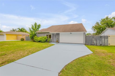 Villa ou maison à vendre à Edgewater, Floride: 3 chambres, 129.97 m2 № 1202490 - photo 7