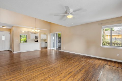 House in Edgewater, Florida 3 bedrooms, 129.97 sq.m. № 1202490 - photo 30