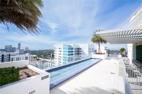 Condominio en venta en Miami, Florida, 3 dormitorios, 118.26 m2 № 990269 - foto 19