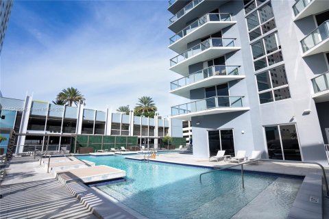 Condominio en venta en Miami, Florida, 3 dormitorios, 118.26 m2 № 990269 - foto 14