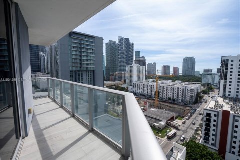 Condominio en venta en Miami, Florida, 3 dormitorios, 118.26 m2 № 990269 - foto 2