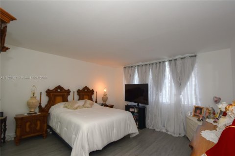 Condominio en venta en Pembroke Pines, Florida, 2 dormitorios, 94.85 m2 № 990221 - foto 14