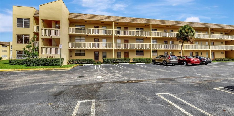 Condo in Tamarac, Florida, 2 bedrooms  № 1294134