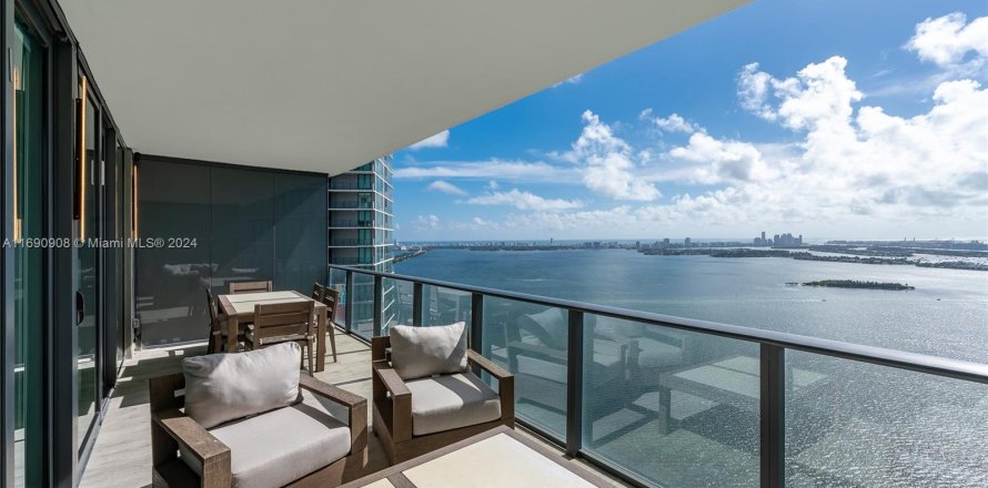 Condominio en Miami, Florida, 2 dormitorios  № 1437033