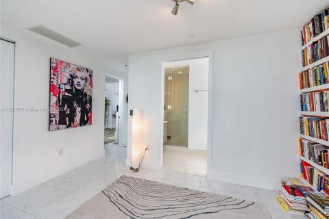 Condominio en venta en Miami, Florida, 2 dormitorios, 110.83 m2 № 1437033 - foto 15