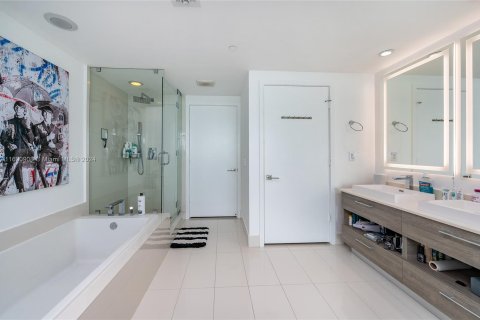 Condominio en venta en Miami, Florida, 2 dormitorios, 110.83 m2 № 1437033 - foto 17