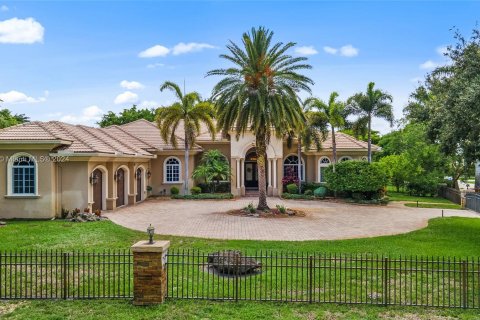 Villa ou maison à vendre à Coral Springs, Floride: 5 chambres, 580.27 m2 № 1235368 - photo 5