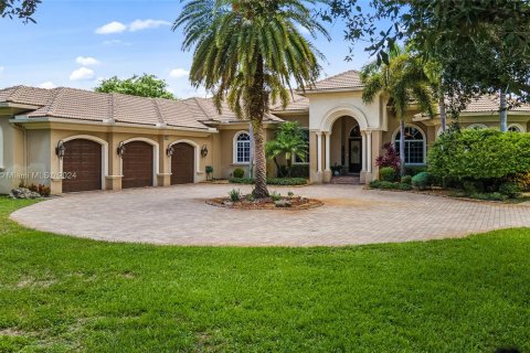 Villa ou maison à vendre à Coral Springs, Floride: 5 chambres, 580.27 m2 № 1235368 - photo 1