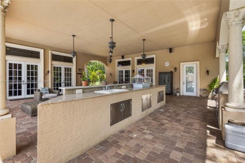 Villa ou maison à vendre à Coral Springs, Floride: 5 chambres, 580.27 m2 № 1235368 - photo 12