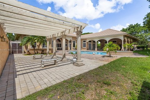 Villa ou maison à vendre à Coral Springs, Floride: 5 chambres, 580.27 m2 № 1235368 - photo 10