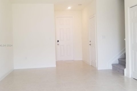Townhouse in Hialeah, Florida 3 bedrooms, 127.83 sq.m. № 989088 - photo 6