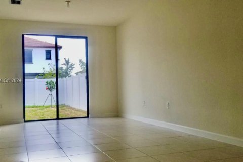 Townhouse in Hialeah, Florida 3 bedrooms, 127.83 sq.m. № 989088 - photo 5