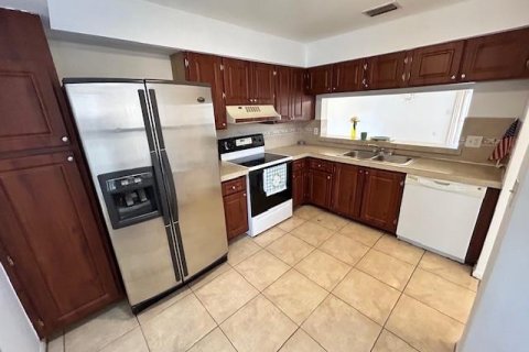 Condo in Miramar, Florida, 1 bedroom  № 1117852 - photo 13