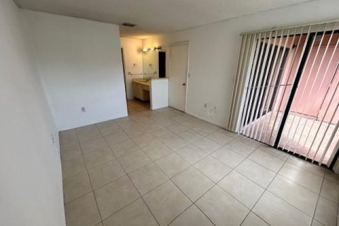Condominio en venta en Miramar, Florida, 1 dormitorio, 88.26 m2 № 1117852 - foto 3