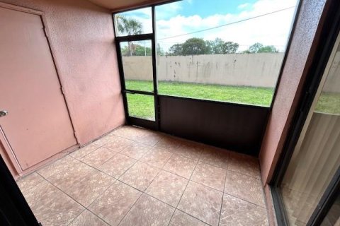 Condominio en venta en Miramar, Florida, 1 dormitorio, 88.26 m2 № 1117852 - foto 1