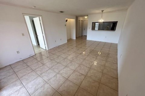 Condominio en venta en Miramar, Florida, 1 dormitorio, 88.26 m2 № 1117852 - foto 19