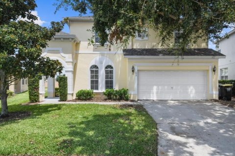 House in Davenport, Florida 5 bedrooms, 263.1 sq.m. № 1319893 - photo 1