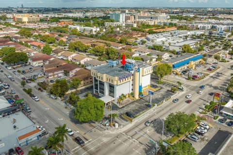 Propiedad comercial en venta en Hialeah, Florida № 1367450 - foto 14