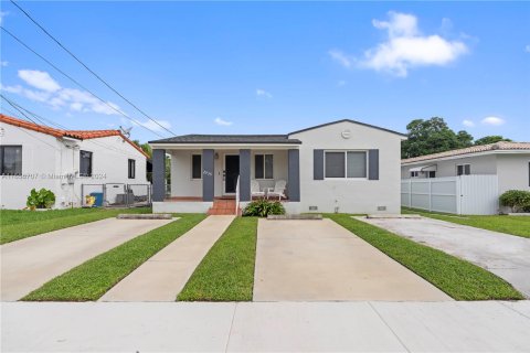 Villa ou maison à vendre à Miami, Floride: 3 chambres, 128.86 m2 № 1367531 - photo 1