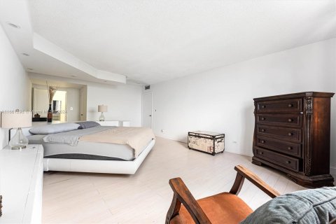 Condo in Miami, Florida, 2 bedrooms  № 1367449 - photo 16