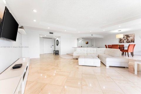 Copropriété à louer à Miami, Floride: 2 chambres, 181.16 m2 № 1367449 - photo 5