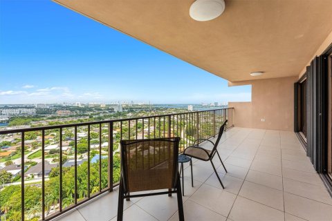 Copropriété à louer à Miami, Floride: 2 chambres, 181.16 m2 № 1367449 - photo 9