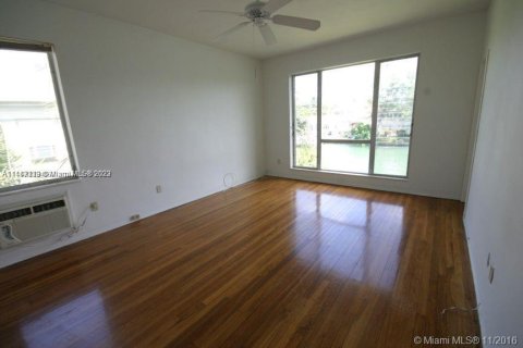 Immobilier commercial à vendre à Miami Beach, Floride: 456.06 m2 № 749908 - photo 14