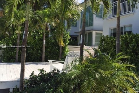 Купить коммерческую недвижимость в Майами-Бич, Флорида 456.06м2, № 749908 - фото 4