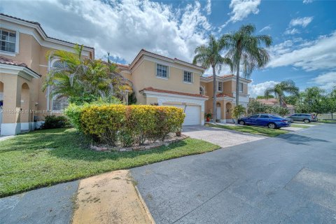 Adosado en venta en Miami, Florida, 4 dormitorios, 180.51 m2 № 1365408 - foto 3