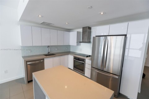 Condo in Miami, Florida, 2 bedrooms  № 1365477 - photo 23