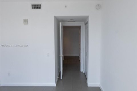 Condo in Miami, Florida, 2 bedrooms  № 1365477 - photo 18