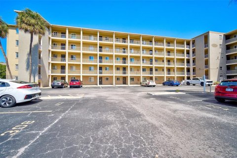 Condo in Bradenton, Florida, 2 bedrooms  № 1384867 - photo 4