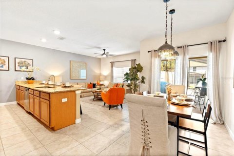 Adosado en venta en Kissimmee, Florida, 4 dormitorios, 177.81 m2 № 1287684 - foto 7