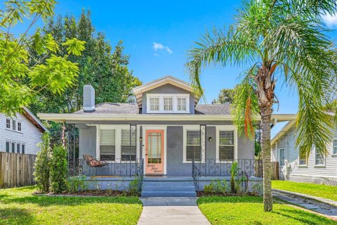 Villa ou maison à vendre à Tampa, Floride: 2 chambres, 115.76 m2 № 1394082 - photo 1