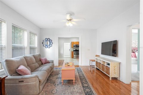 Casa en venta en Tampa, Florida, 2 dormitorios, 115.76 m2 № 1394082 - foto 9