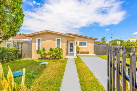 Villa ou maison à vendre à Miami, Floride: 4 chambres, 213.86 m2 № 1380098 - photo 29