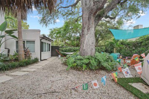 Casa en venta en Miami, Florida, 5 dormitorios, 208.01 m2 № 1380134 - foto 17