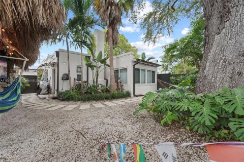 Villa ou maison à vendre à Miami, Floride: 5 chambres, 208.01 m2 № 1380134 - photo 4