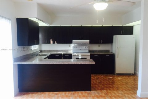 Adosado en venta en North Lauderdale, Florida, 2 dormitorios, 142.14 m2 № 1386011 - foto 3