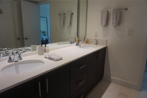 Condo in Key Biscayne, Florida, 2 bedrooms  № 1386010 - photo 19