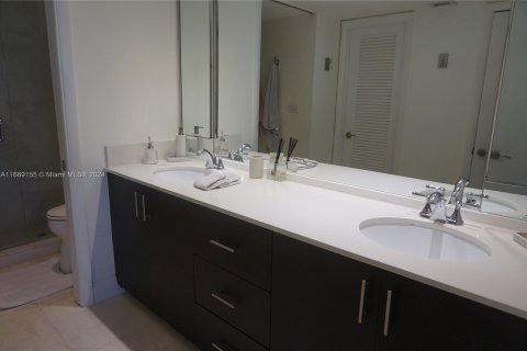 Condo in Key Biscayne, Florida, 2 bedrooms  № 1386010 - photo 18