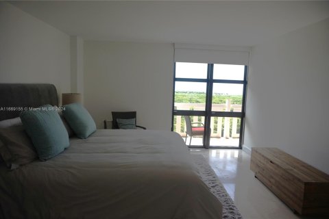 Condo in Key Biscayne, Florida, 2 bedrooms  № 1386010 - photo 15