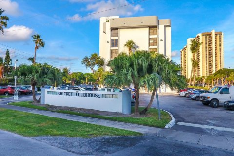 Condo in Miami, Florida, 1 bedroom  № 1385956 - photo 6