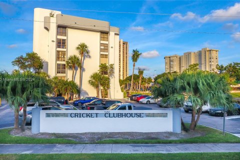 Condo in Miami, Florida, 1 bedroom  № 1385956 - photo 7