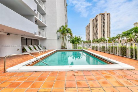 Condo in Miami, Florida, 1 bedroom  № 1385956 - photo 27