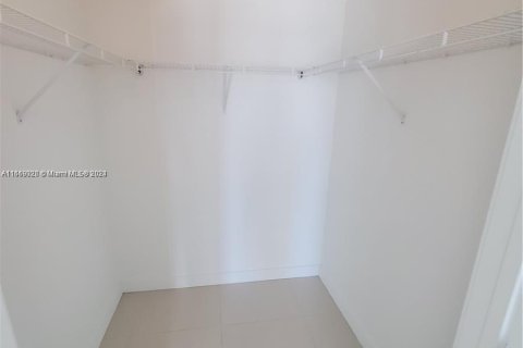 Condominio en alquiler en Miami, Florida, 2 dormitorios, 99.96 m2 № 1385958 - foto 9