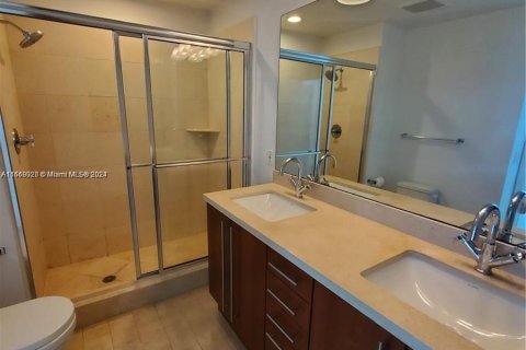 Condominio en alquiler en Miami, Florida, 2 dormitorios, 99.96 m2 № 1385958 - foto 7