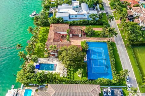 Villa ou maison à vendre à Bal Harbour, Floride: 4 chambres, 547.57 m2 № 909726 - photo 25