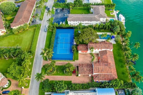 Villa ou maison à vendre à Bal Harbour, Floride: 4 chambres, 547.57 m2 № 909726 - photo 26